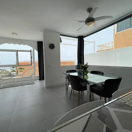 Sunset Terrace Ocean View شقة *